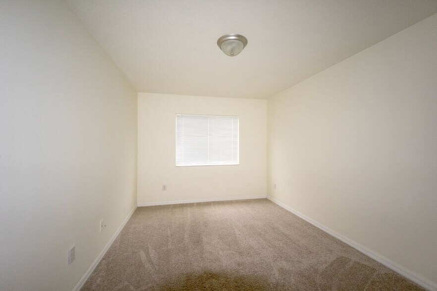 Building Photo - 873 Caribbean Dr