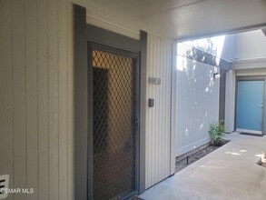 Building Photo - 6525 Twin Cir Ln