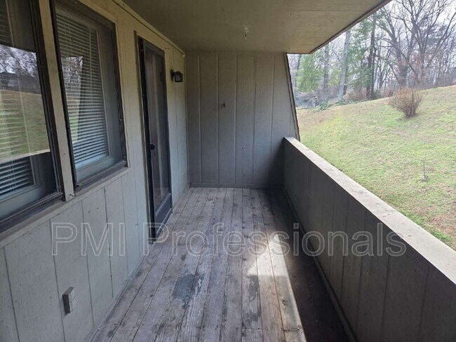 Building Photo - 2929 Selena Dr