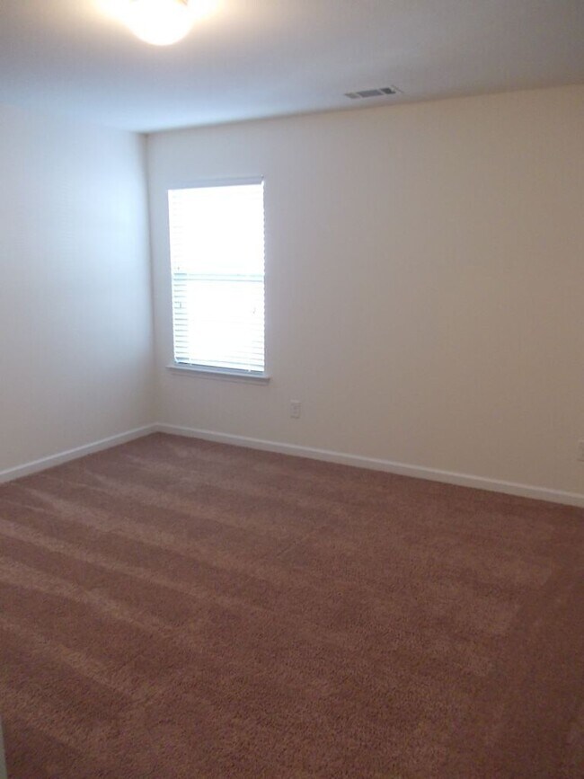 Building Photo - 2528 Walnut Forest Dr
