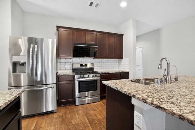 Building Photo - 3310 Sumac Dr