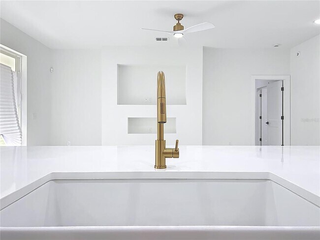 Building Photo - 780 Kangaroo Ct