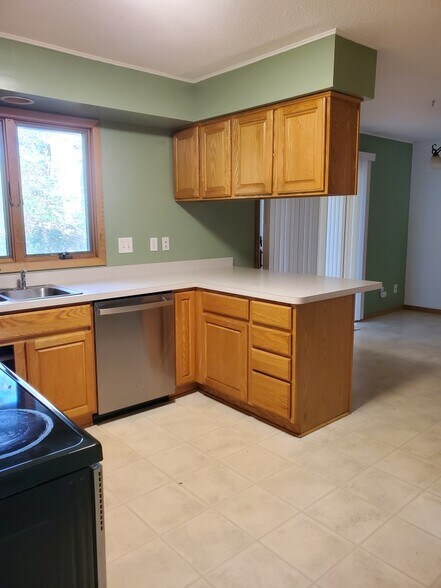 Building Photo - 2117 Fern Ln
