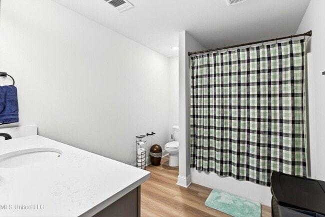 Building Photo - 18102 Evergreen Dr