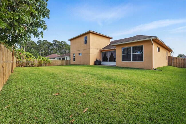 Building Photo - 1425 SW Oriole Ln