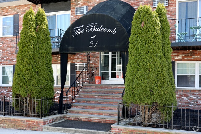 Entrance - Balcomb Condominium