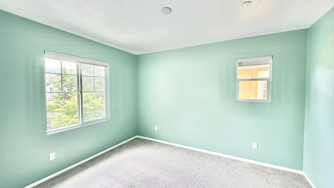 Building Photo - Newer & Lovely Two-Story Home in the New C...