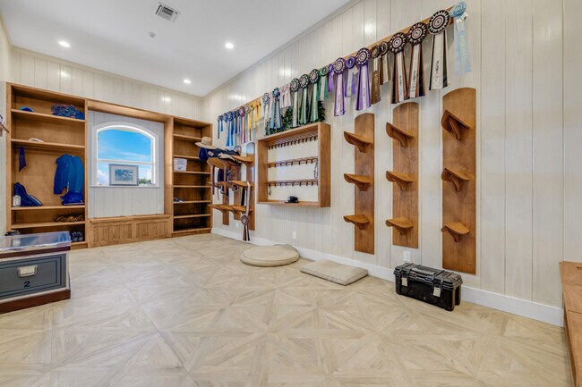 Building Photo - 5181 Lasso Wy