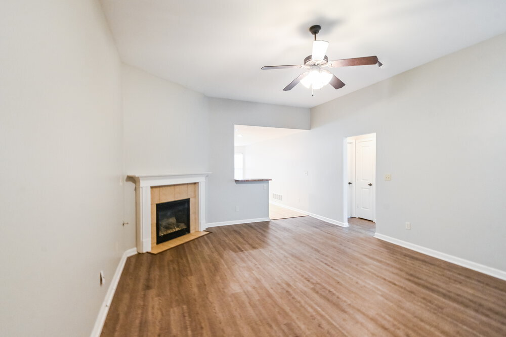 Building Photo - 5690 Bedford Loop W