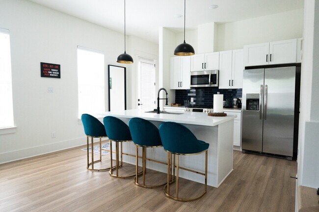 Building Photo - 3542 Amos St