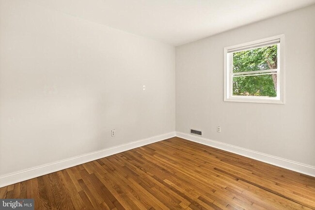 Building Photo - 1812 Olney Rd