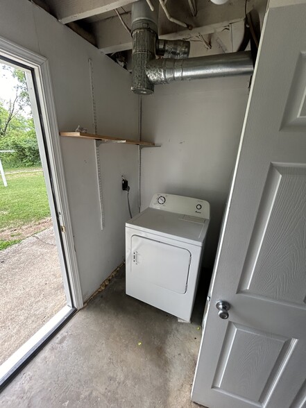 Laundry - 1675 Crystal Heights Rd