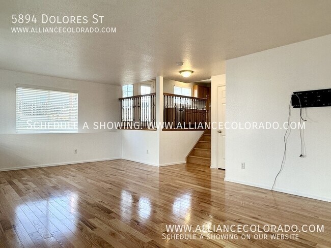 Building Photo - 5894 Dolores St
