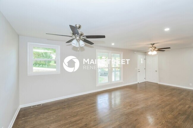 Building Photo - 4 Bedroom Pet-Friendly Home in NASHVILLE, ...