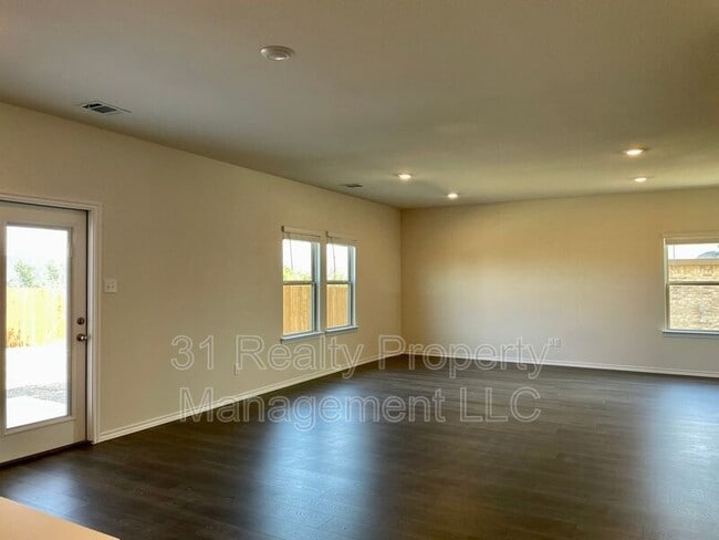 Building Photo - 3205 Sweetwater Way