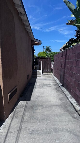 Building Photo - 8102 McKinley Ave