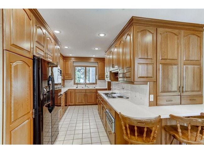 Building Photo - 18000 Breezy Point Rd