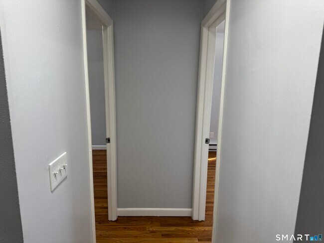 Building Photo - 4 Glenwood Ave