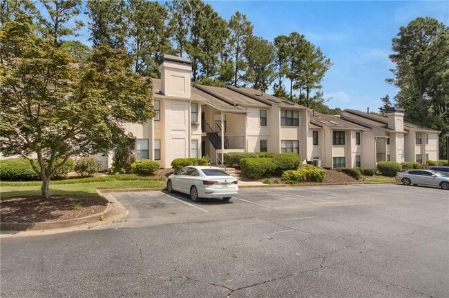 Building Photo - 2510 Huntingdon Chase