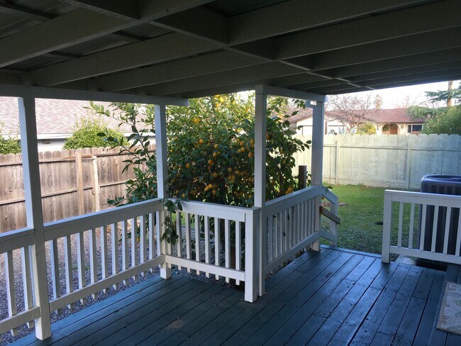 Building Photo - South Redding 2-Story Home, located in cul-de-sac