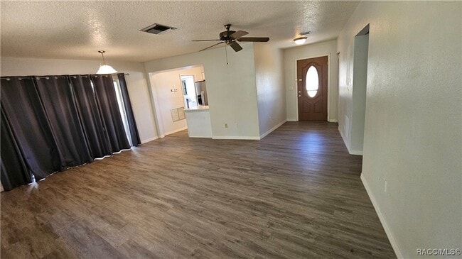 Building Photo - 9306 N Santos Dr