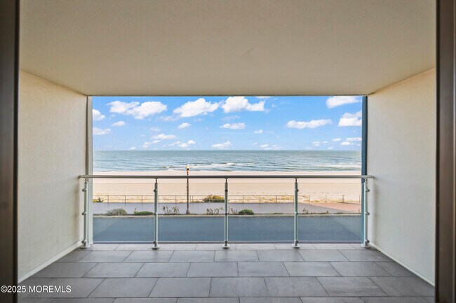 Building Photo - 510 Ocean Ave N