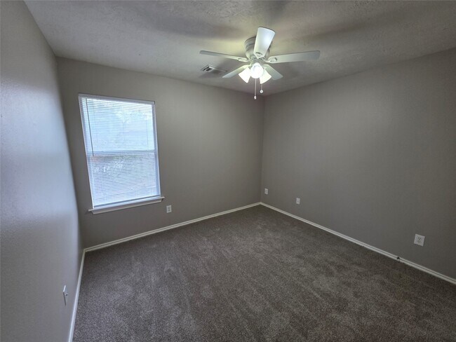 Building Photo - 94 N Burberry Park