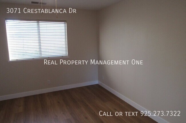 Building Photo - 3071 Crestablanca Dr