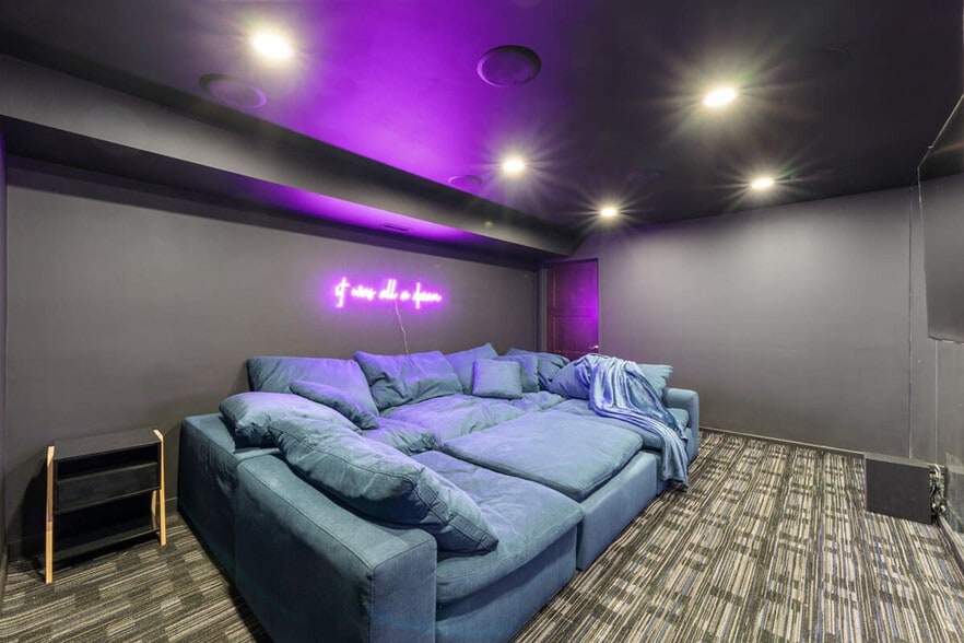 Building Photo - 1856 N Fairfield Ave