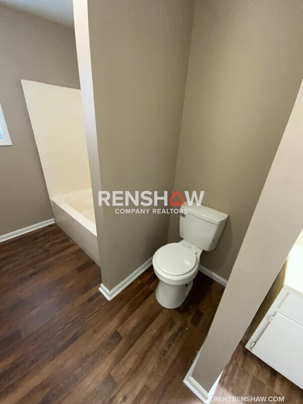 Building Photo - 632 Lee St