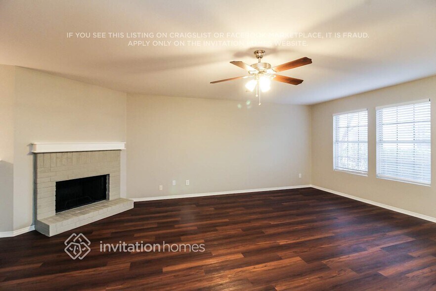 Building Photo - 2940 Marco Dr