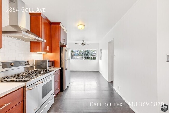 Building Photo - 7854 Goll Ave