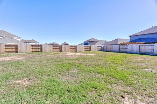 Building Photo - HUGE LOT! 1 Story, 3 Bedroom, 2 Bath