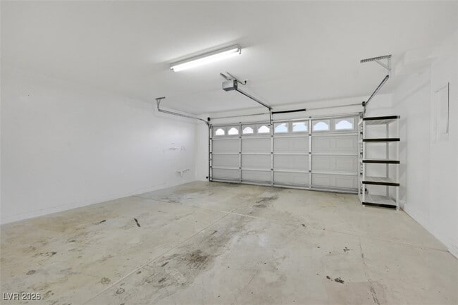 Building Photo - 321 Copper Pine Ave