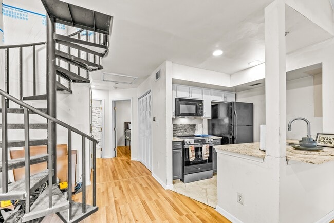 Building Photo - 13570 Lord Sterling Pl