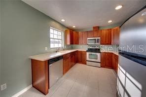 Building Photo - 3180 Oriole Rd