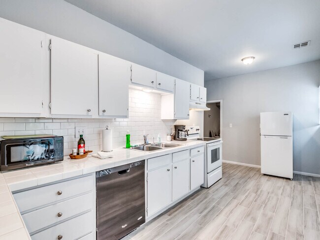 Building Photo - 1720 NW 30th St