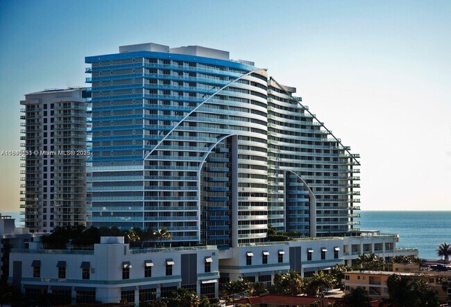 Building Photo - 3101 Bayshore Dr