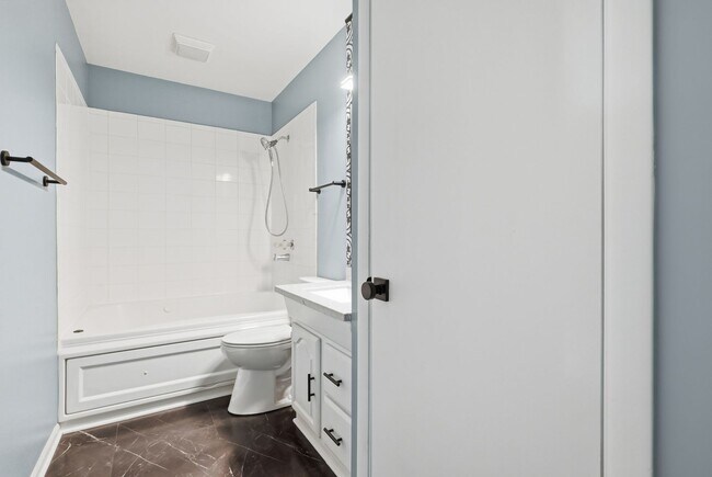 Building Photo - Fully remodeled 4 bed charmer