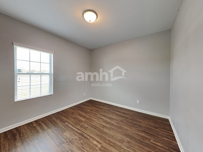 Building Photo - 4890 St James Ln