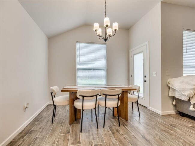 Building Photo - 2323 Arcady Ave