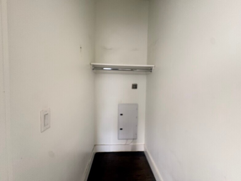 63 Irving St 305 - 64 Irving St