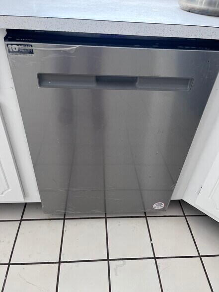 Building Photo - 213 Buttonwood Cir