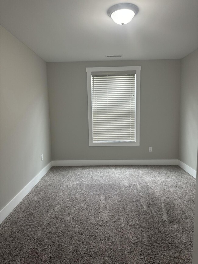 Building Photo - Three bedroom , 2.5 bathroom home in The C...