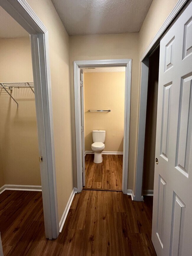 Building Photo - 3Br 3Ba Liberty Hall Townhome