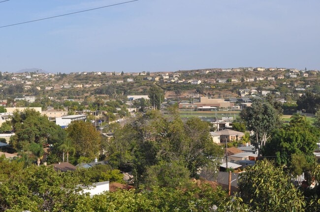 Building Photo - La Mesa Detached 4Br/2BA located in Academ...