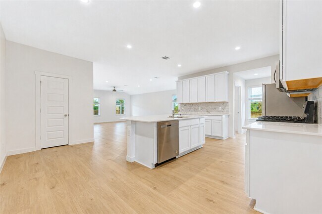 Building Photo - 31727 Hallington Hl Ln