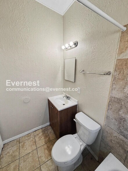 Building Photo - 2925 N 46th St