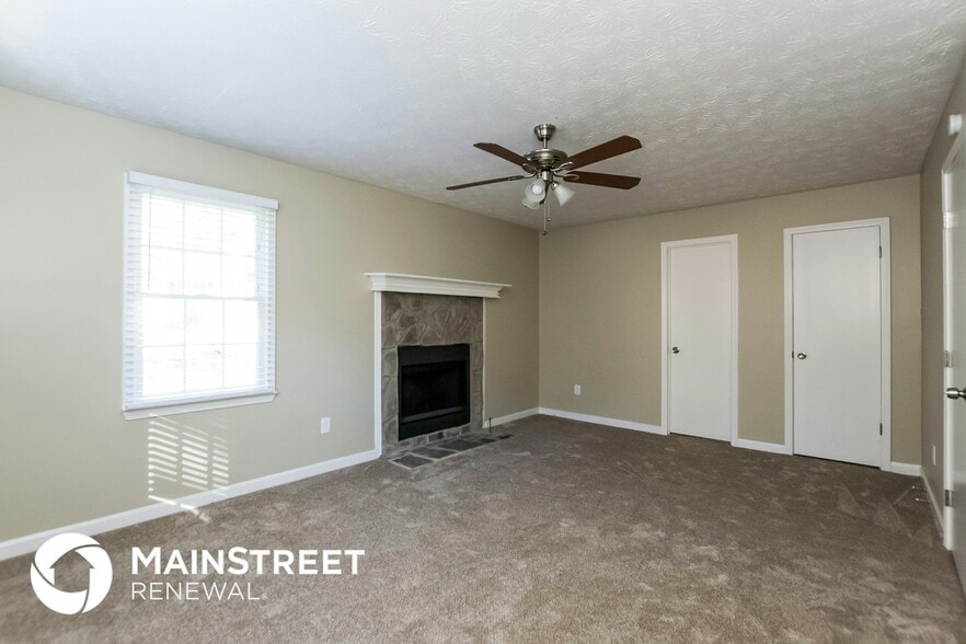 Building Photo - 371 Indian Hills Dr