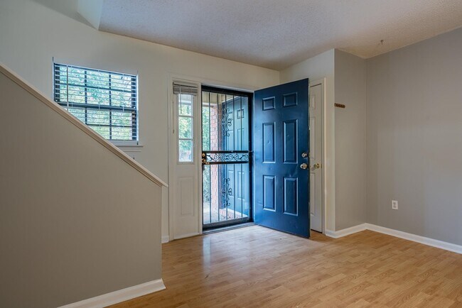 Building Photo - 124 Barksdale Ct